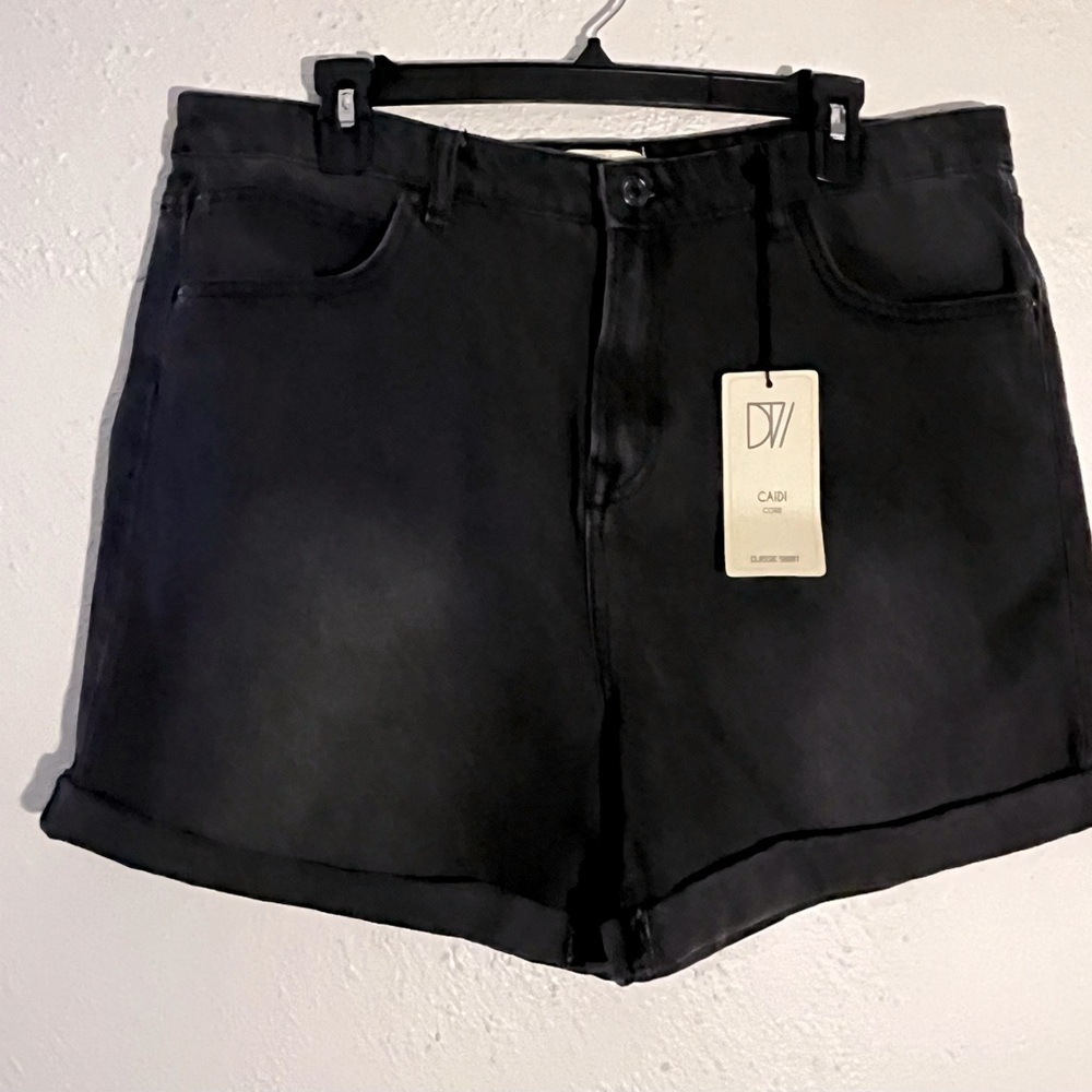 Don’t Think Twice Black  Caidi Jean Shorts NWT US Size 12